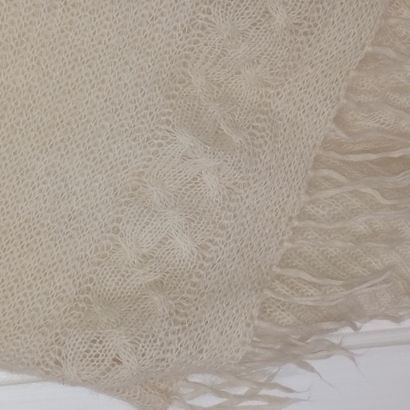 American Eagle Pullover Shawl - Picture 2 of 5